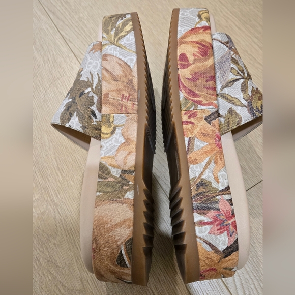 Gucci Women's Floral Pink Slide Sandals - Picture 9 of 10